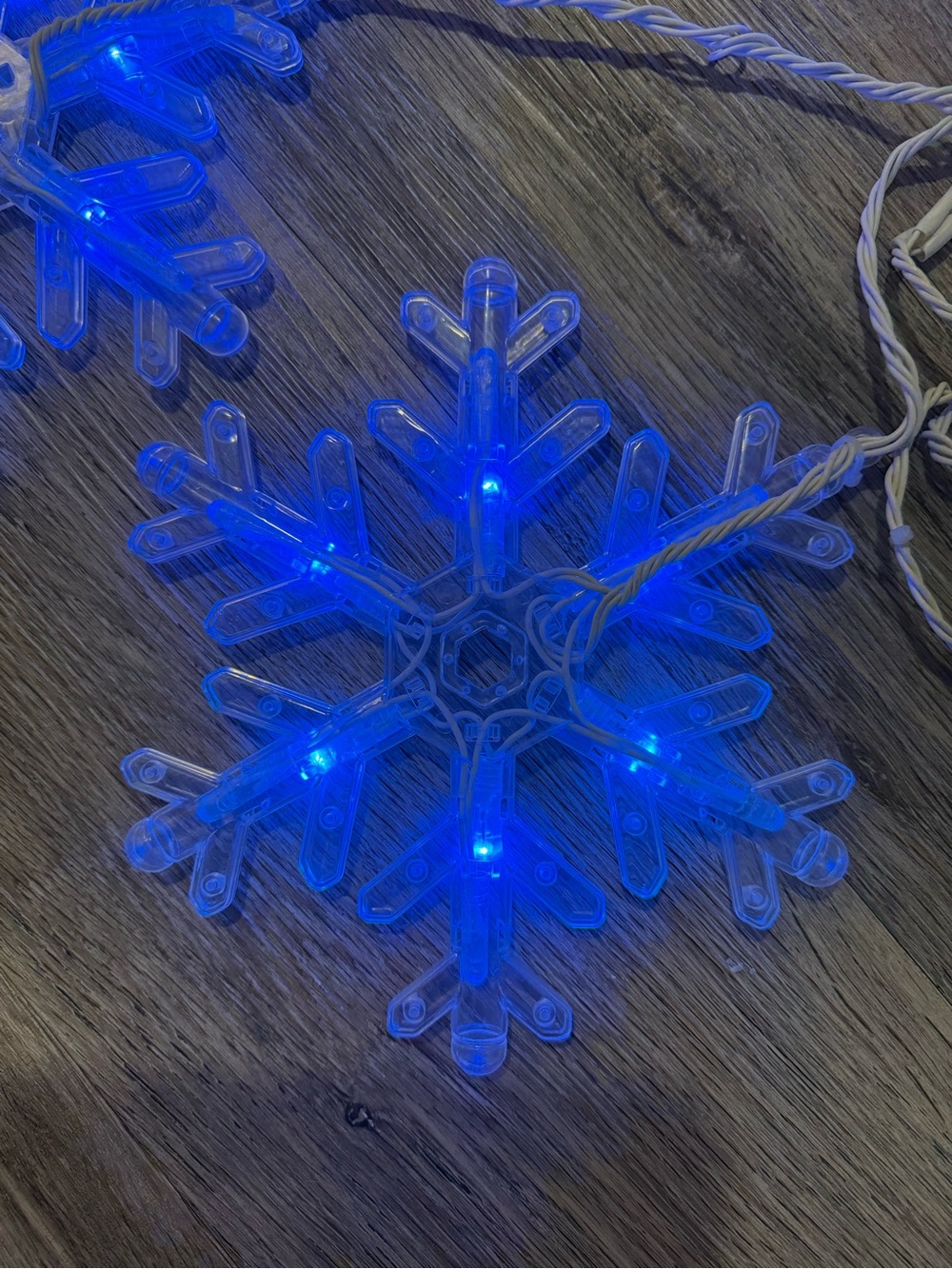 LED Snowflake String Lights - Picture 4 of 8